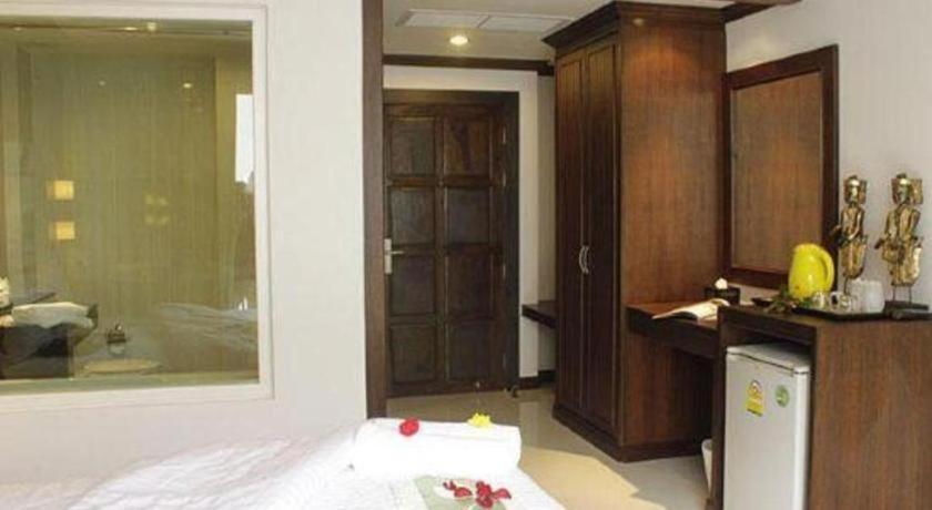 Hotel Azure Bangla Phuket Patong Exterior foto