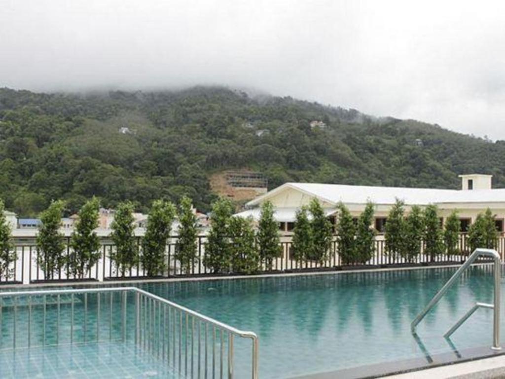 Hotel Azure Bangla Phuket Patong Exterior foto