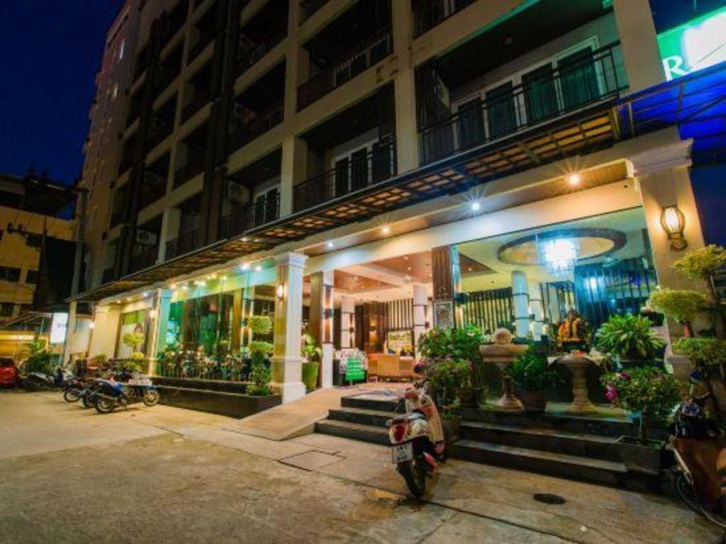 Hotel Azure Bangla Phuket Patong Exterior foto
