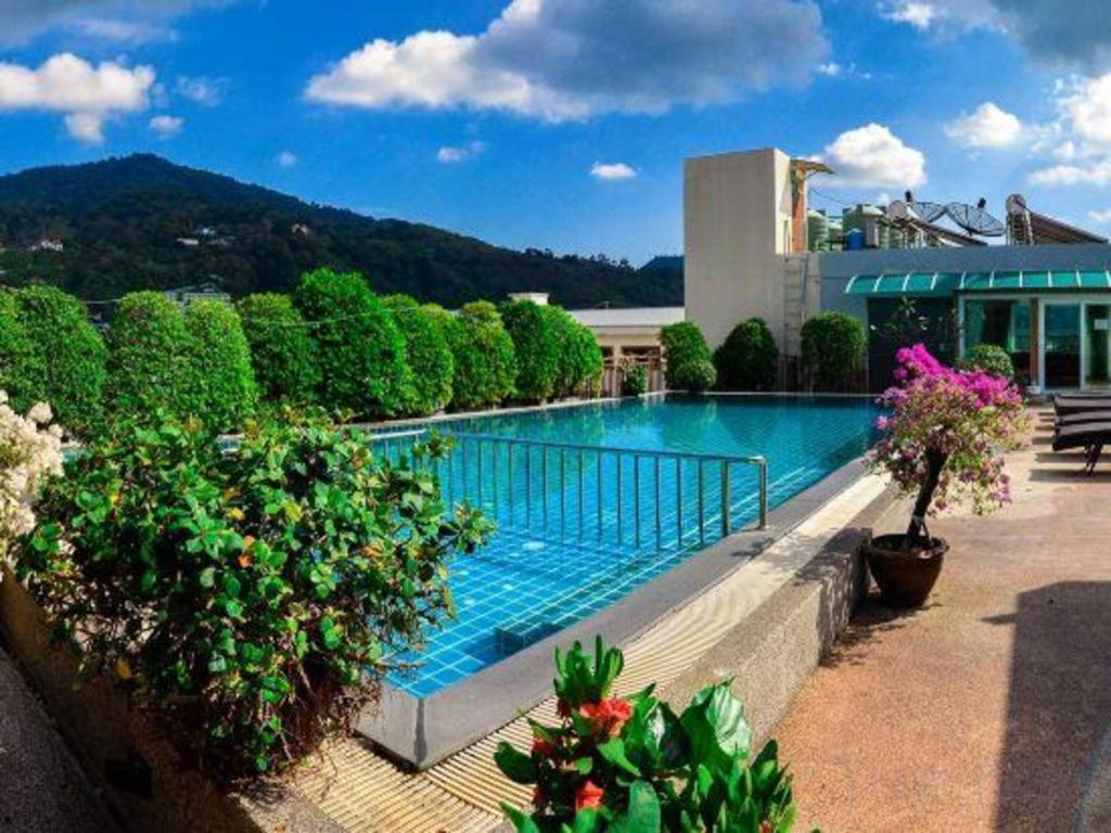Hotel Azure Bangla Phuket Patong Exterior foto